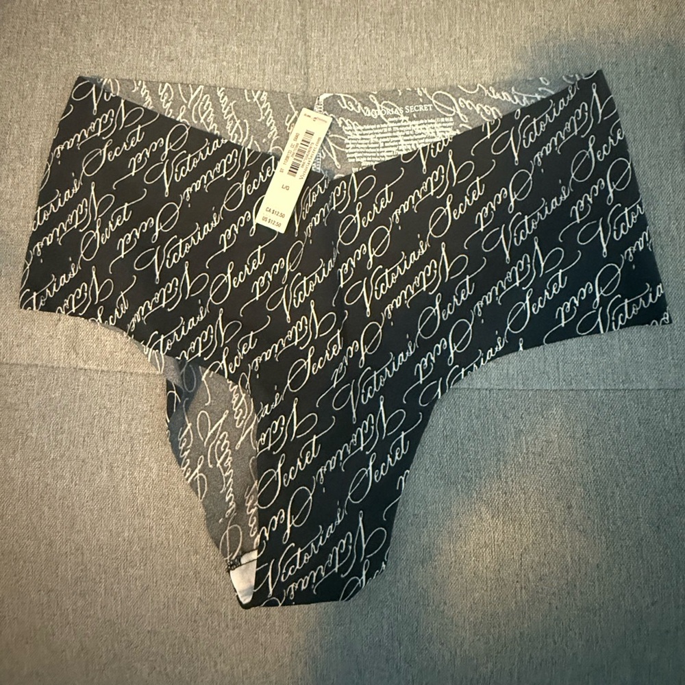 Victoria's Secret Black and White NWT panties